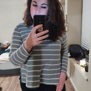 GRAY STRIPED TOP